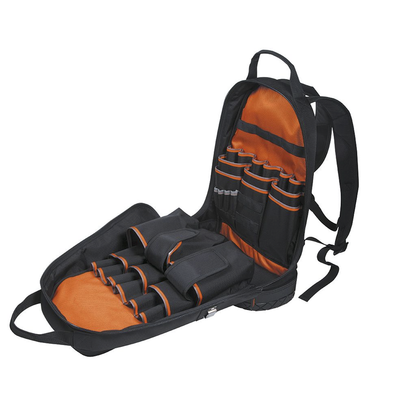 Mochila para herramientas Tradesman Pro™ de 36,8 cm en color negro con 39 bolsillos (No incluye herramientas).