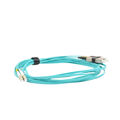 Jumper de Fibra Óptica Multimodo 50/125 XGLO OM3, LC-SC Duplex, OFNR, Color Aqua, 5 Metros