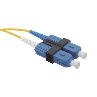 Jumper de Fibra Óptica Monomodo (OS2), XGLO, LC/UPC-SC/UPC Duplex, OFNR, Color Amarillo, 5 Metros