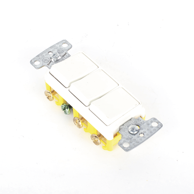 Interruptor Residencial 15 A 120 V, con 3 Bases Unipolares, Cableado lateral, Color Blanco.