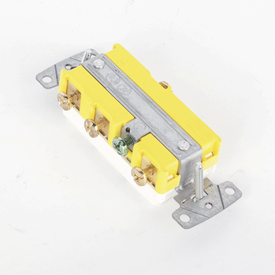 Interruptor Residencial 15 A 120 V, con 3 Bases Unipolares, Cableado lateral, Color Blanco.