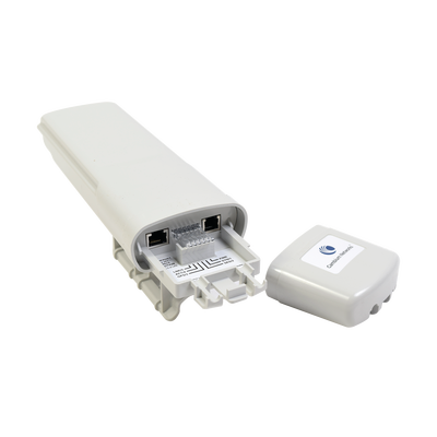 C054045C003B - Serie PMP 450 - Suscriptor Punto - Multipunto para banda libre de 20 Mbps con antena integrada de 9 dBi (55&deg;/55&deg;).