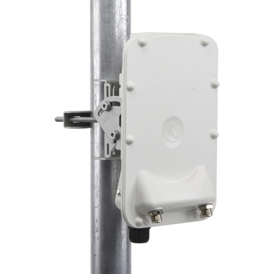 PTP-550  Hasta 1.36 GBps / 4910 - 6200 MHz / 802.11 AC Wave 2  MU-MIMO 4: 4x4 / BackHaul Conectorizado (C050055H014A)