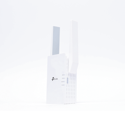 Repetidor / Extensor de Cobertura WiFi AX 1500 Mbps, doble banda 2.4 GHz y 5 GHz, con 1 puerto 10/100/1000 Mbps