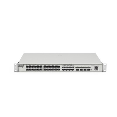 Switch administrable Capa 2+ Plus, 24 puertos SFP con 8 puertos Ethernet Gigabit y 4 SFP+ gestión en la nube