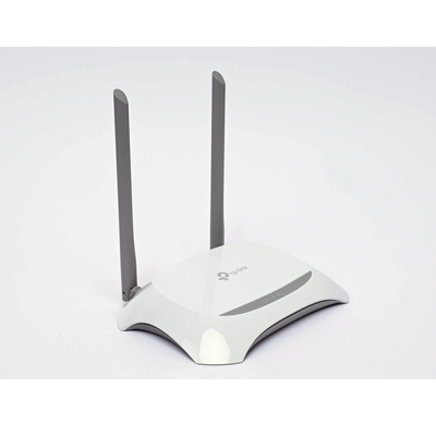 Router Inalámbrico WISP, 2.4 GHz, 300 Mbps, 2 antenas externas omnidireccional 5 dBi, 4 Puertos LAN 10/100 Mbps, 1 Puerto WAN 10/100 Mbps, control de ancho de banda