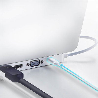 Docking station USB-C multipuerto con power pass-through