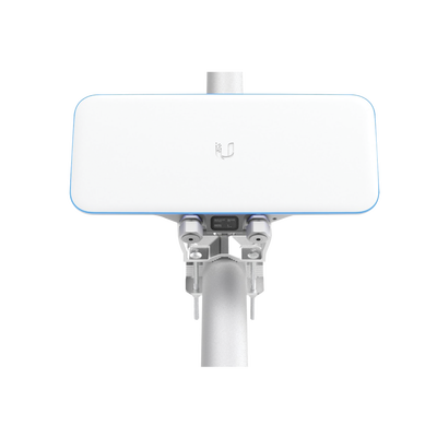 UniFi Estación Base Sectorial IP67 WiFi con tres radios 802.11ac Wave 2 MU-MIMO 4X4 antena 90 grados Beamforming, hasta 1500 usuarios, solo 5 GHz para WiFi